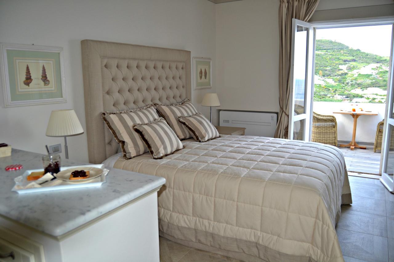 Maridea Casa Vacanza- Le Alcove Sul Mare Suites Ponza Exterior photo