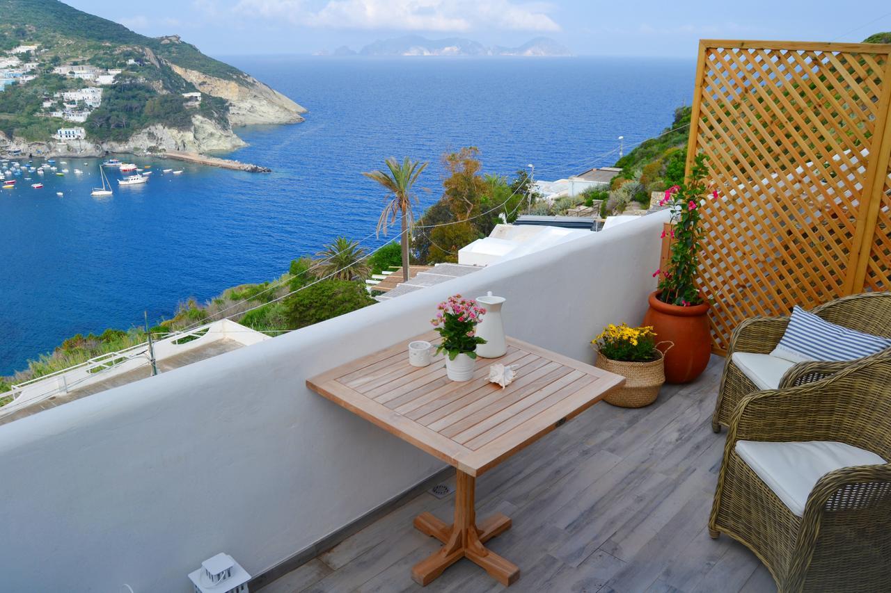 Maridea Casa Vacanza- Le Alcove Sul Mare Suites Ponza Exterior photo