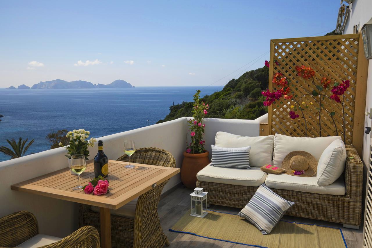 Maridea Casa Vacanza- Le Alcove Sul Mare Suites Ponza Exterior photo