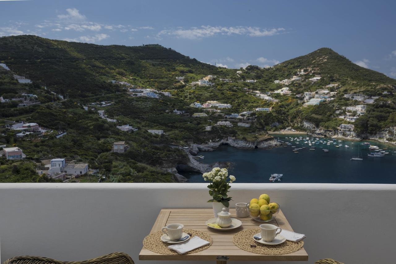 Maridea Casa Vacanza- Le Alcove Sul Mare Suites Ponza Exterior photo