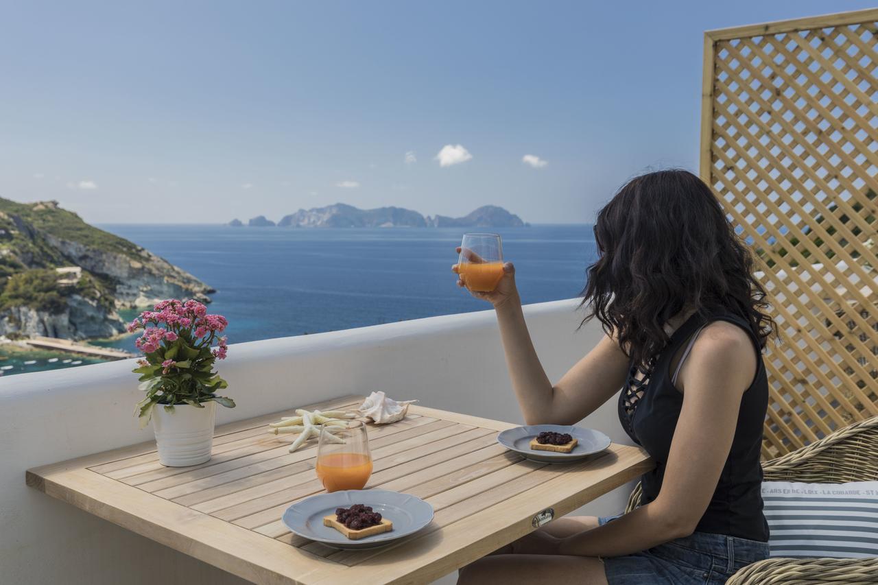 Maridea Casa Vacanza- Le Alcove Sul Mare Suites Ponza Exterior photo