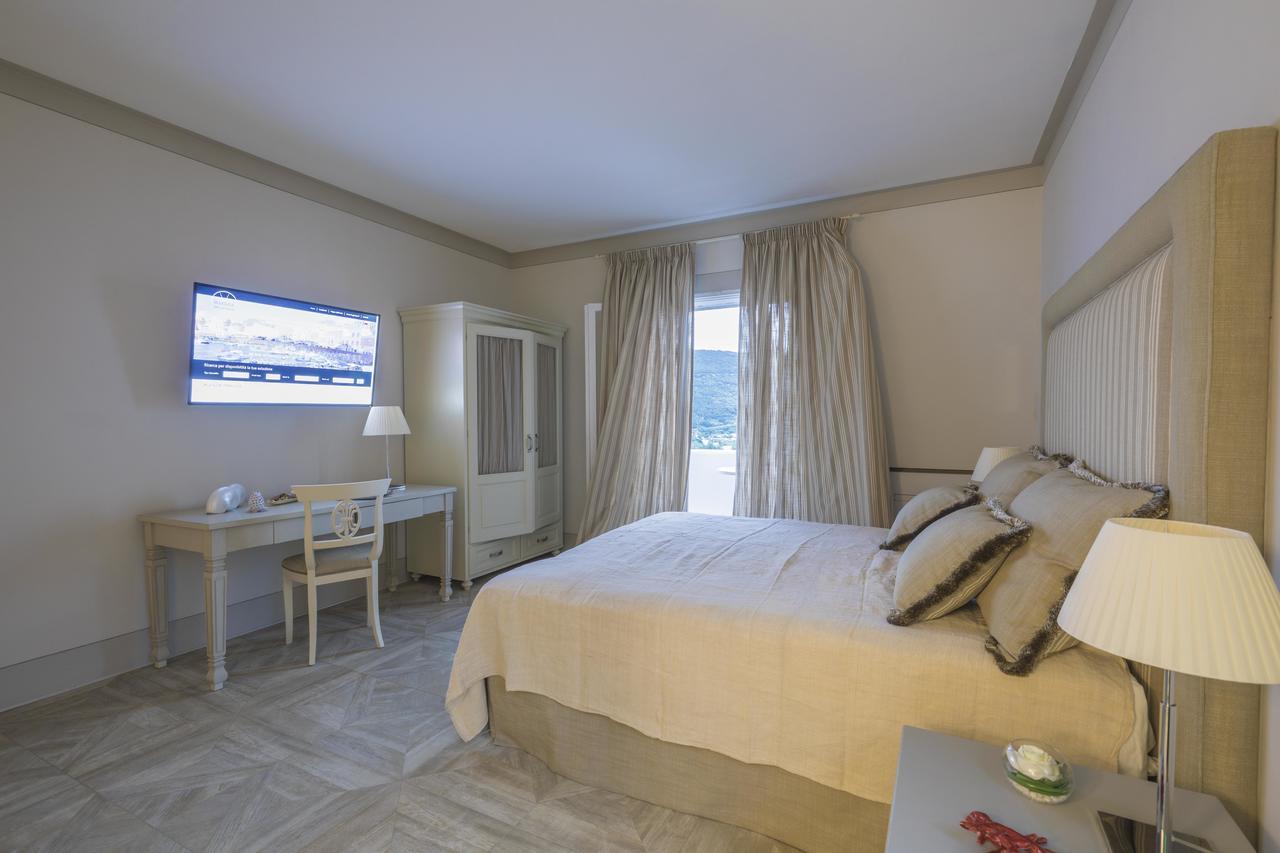 Maridea Casa Vacanza- Le Alcove Sul Mare Suites Ponza Exterior photo