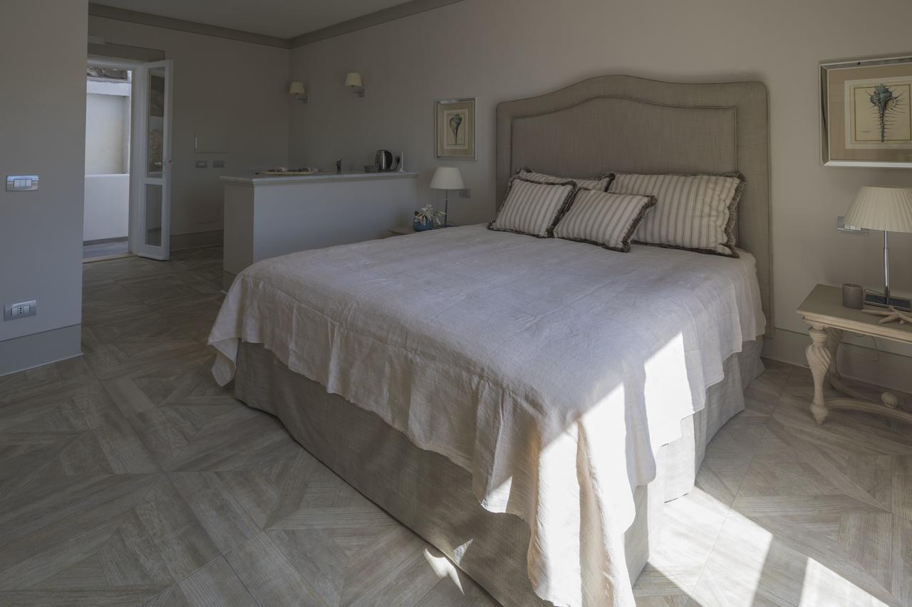 Maridea Casa Vacanza- Le Alcove Sul Mare Suites Ponza Exterior photo
