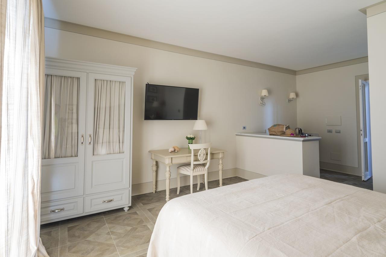 Maridea Casa Vacanza- Le Alcove Sul Mare Suites Ponza Exterior photo